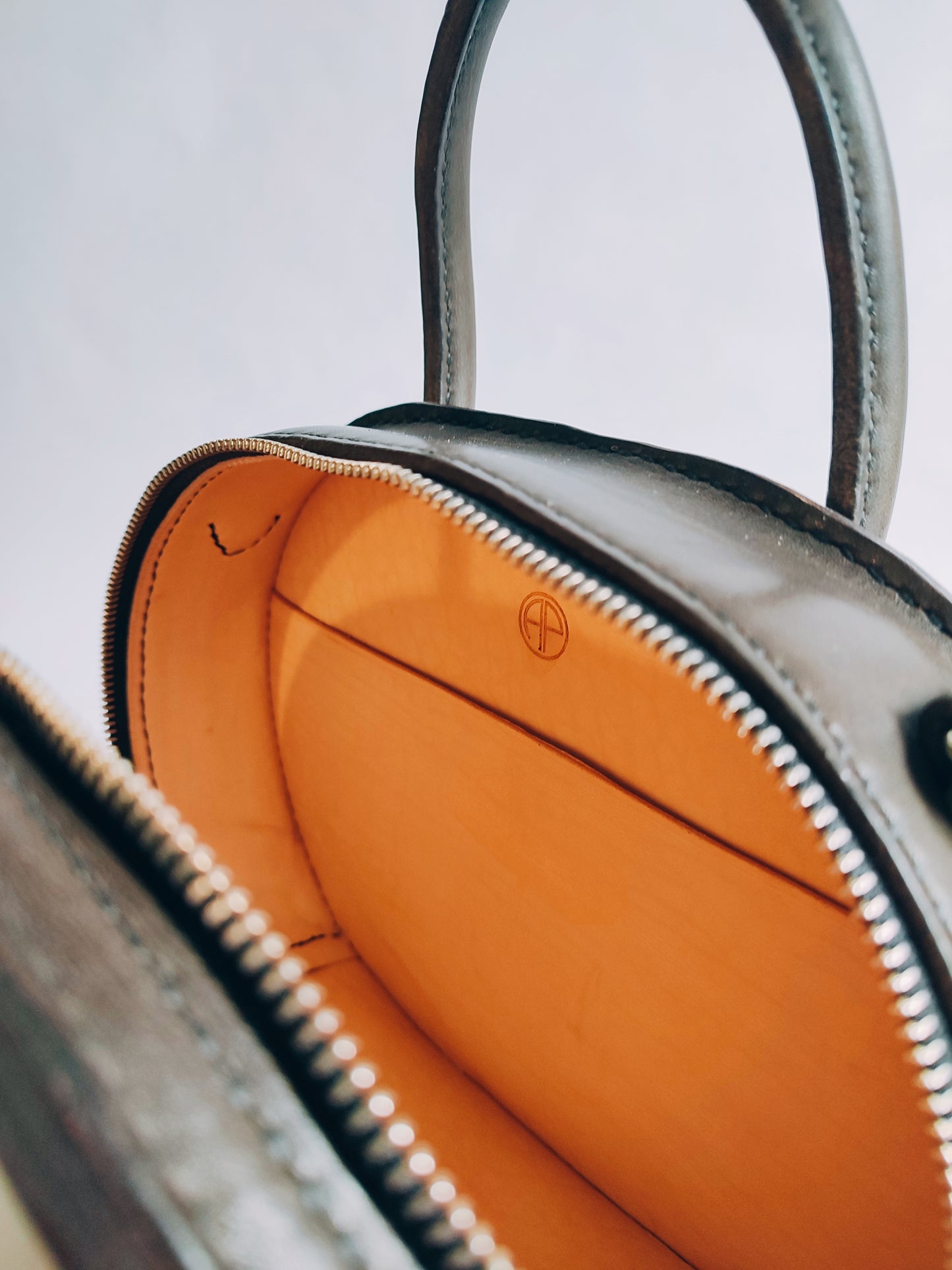 Le sac Oval - Cuir de selle recyclée - Maroquinerie Cavalière