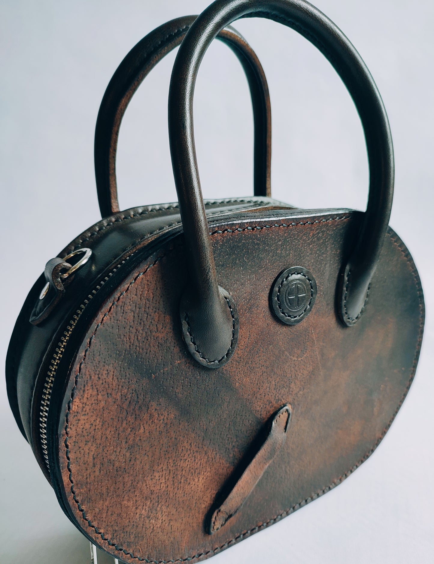 Le sac Oval - Cuir de selle recyclée - Maroquinerie Cavalière