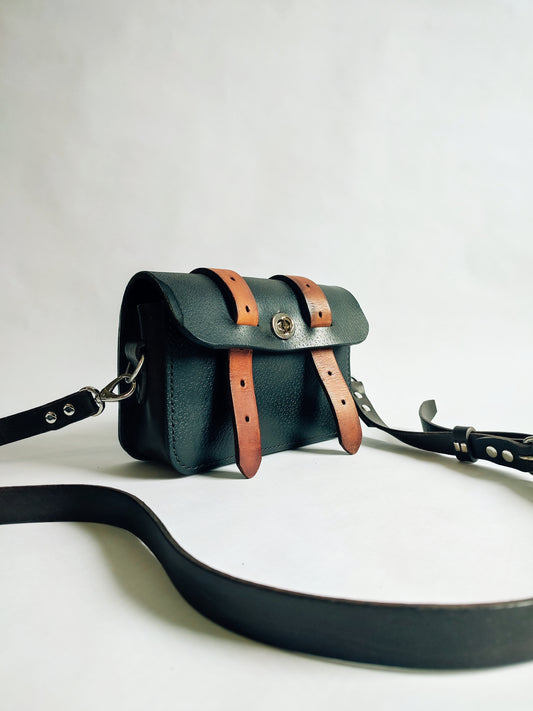 Sac besace noire - Cuir de selle d'équitation recyclé